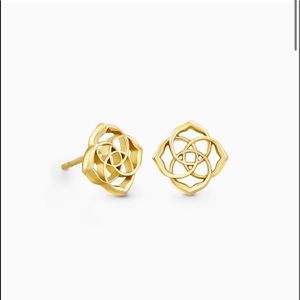 Dira Stud Earrings in 18k Gold Vermeil
